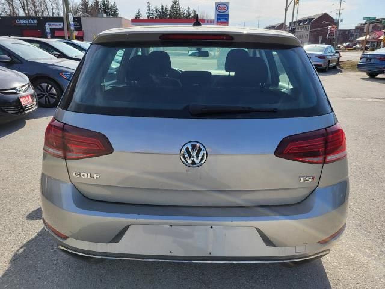 2018 Volkswagen Golf TRENDLINE Photo4