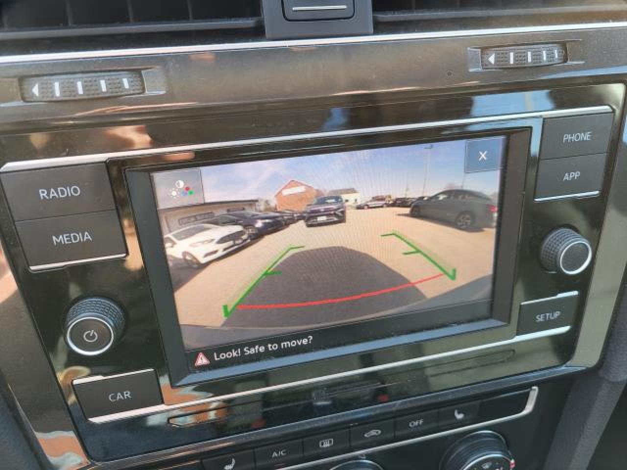 2018 Volkswagen Golf TRENDLINE Photo13