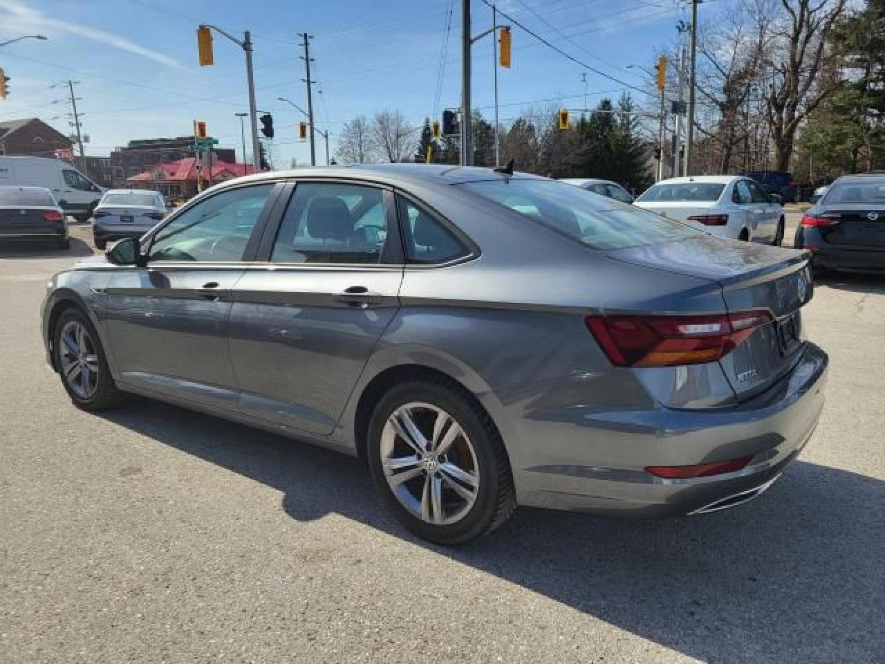 2019 Volkswagen Jetta RLINE Photo5