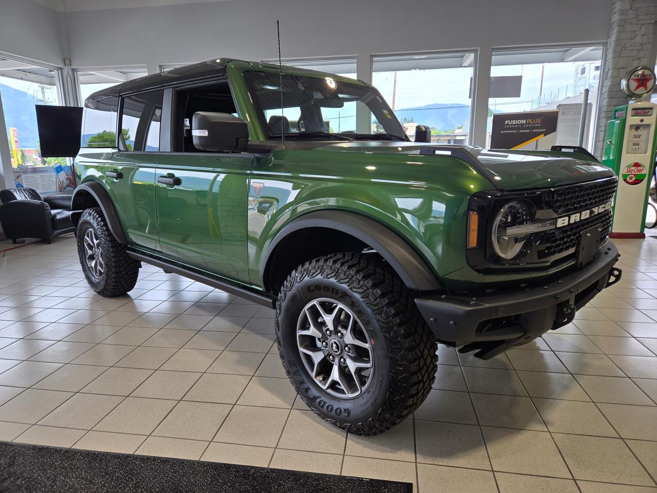 2025 Ford Bronco Badlands Photo2