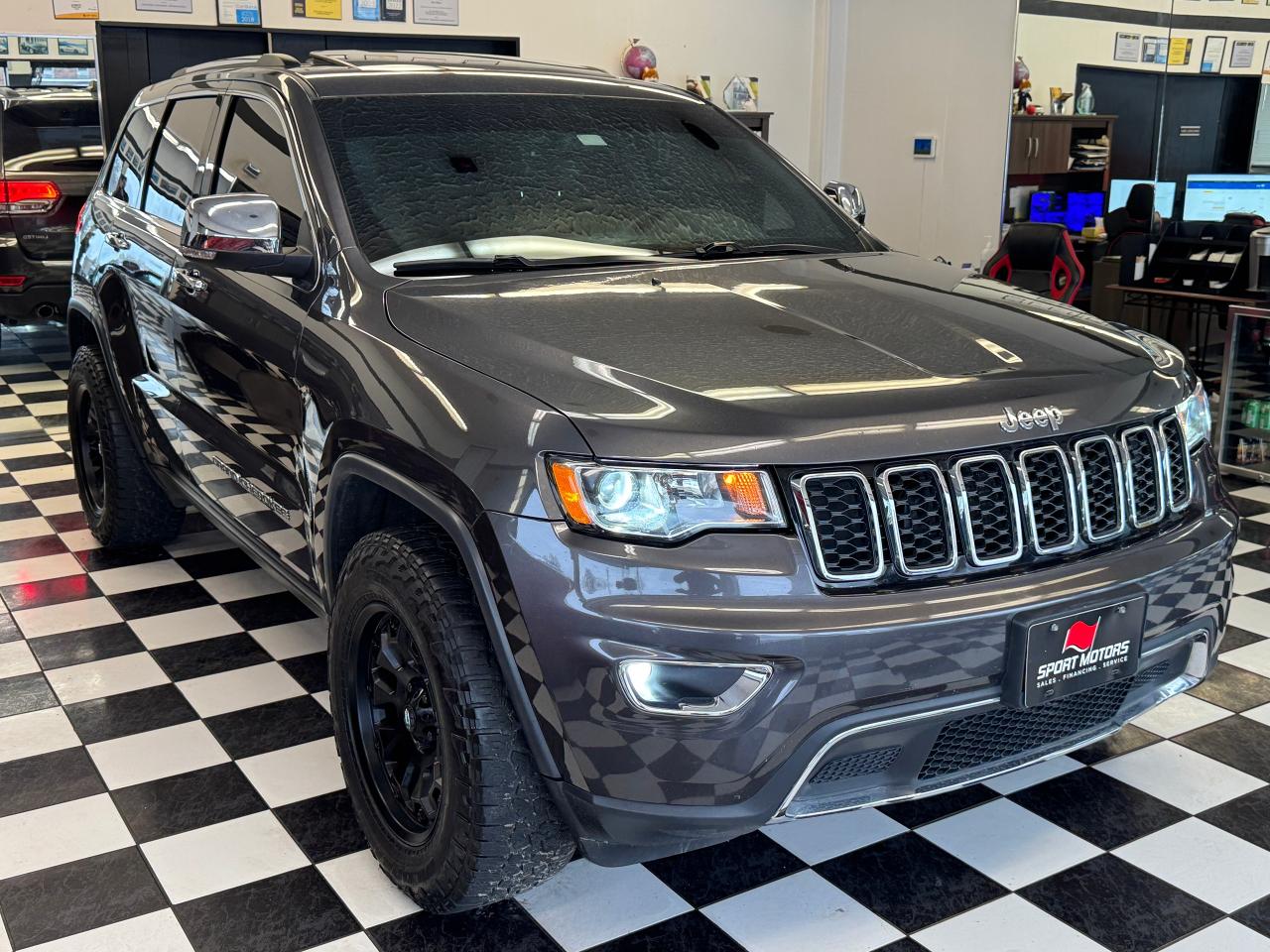 2017 Jeep Grand Cherokee LIMITED 4x4+Tinted+Roof+Leather+Roof+CLEAN CARFAX Photo12