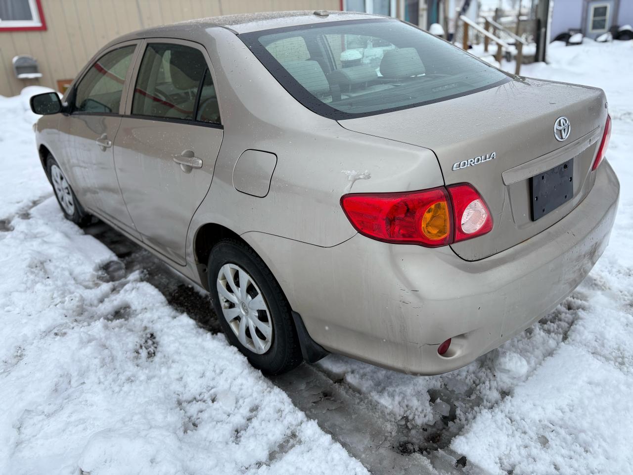 2010 Toyota Corolla CE Photo3