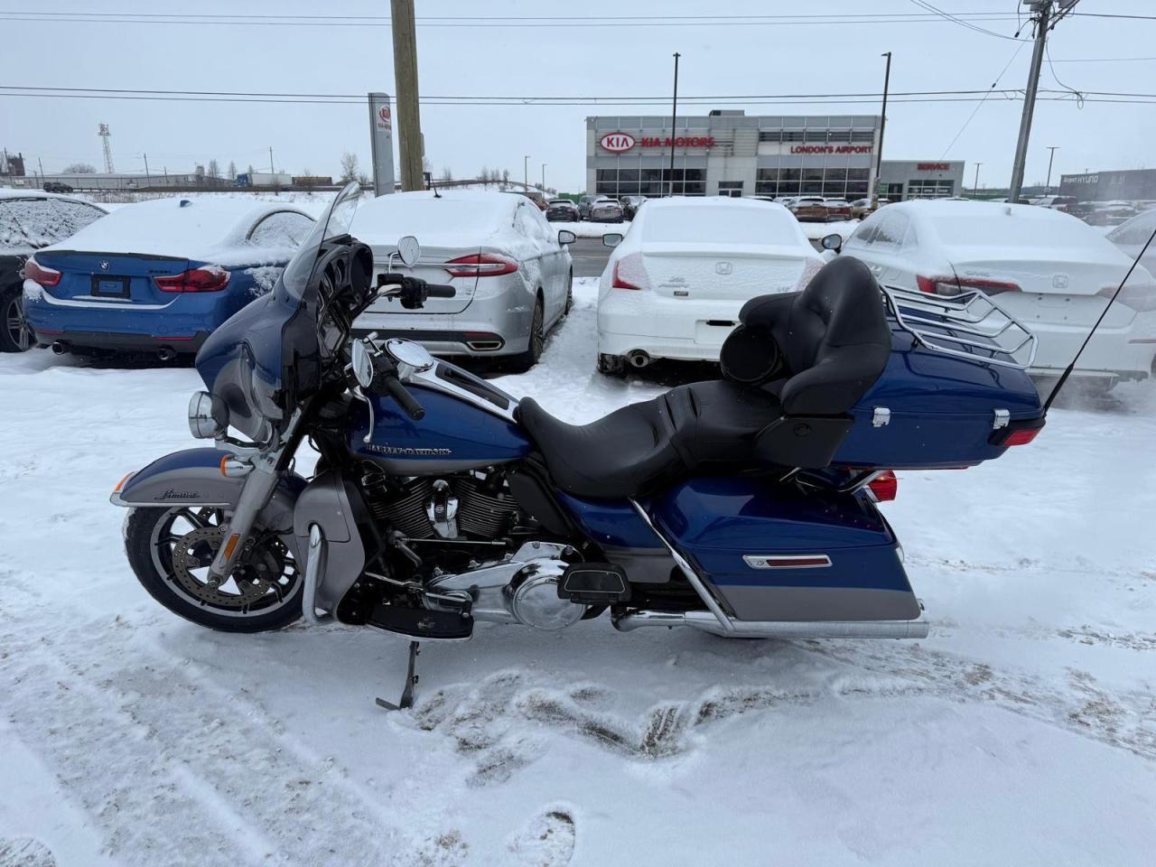 2017 Harley-Davidson FLHTK Electra Glide Ultra Limited 107 CI, EXHAUST, NAVI, MANY UPGRADES, LOADED - Photo #2