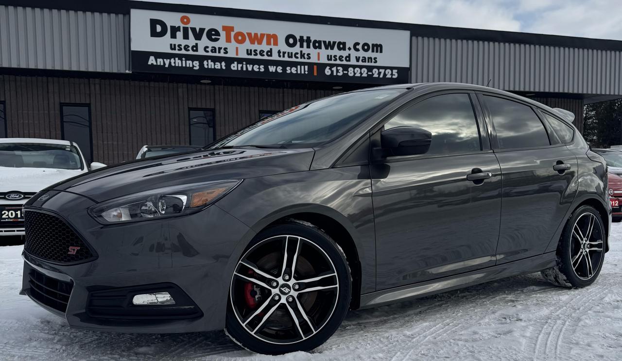 Used 2016 Ford Focus ST for sale in Ottawa, ON