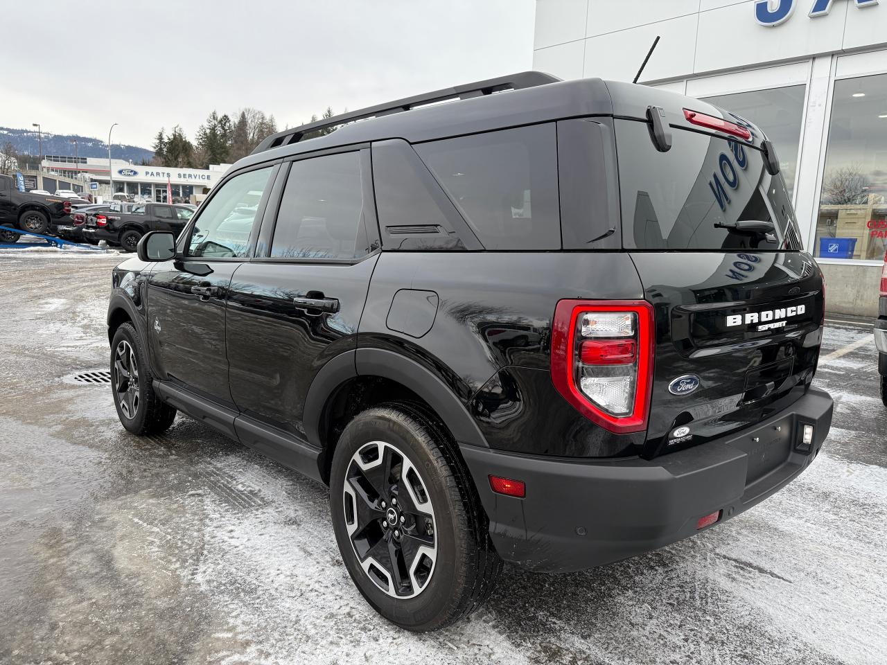 2023 Ford Bronco Sport Outer Banks Photo2