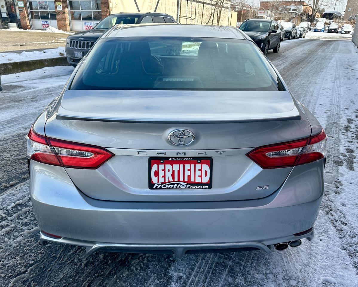 2020 Toyota Camry SE Photo4