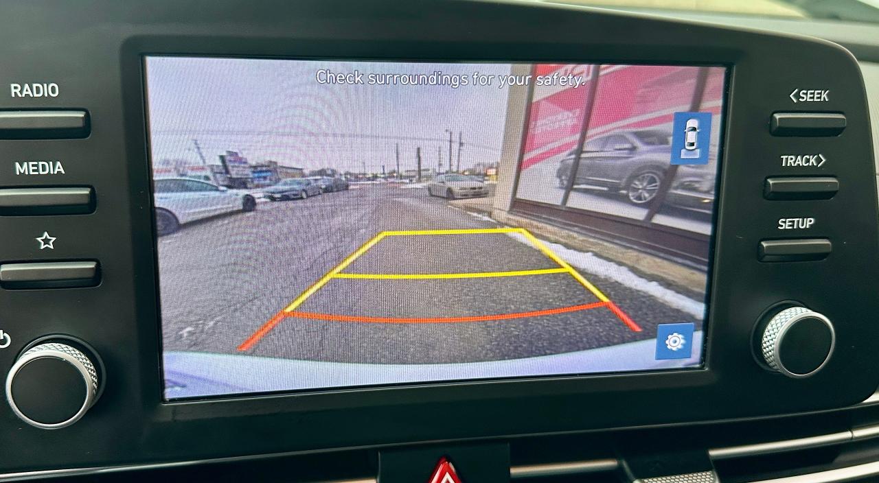 2022 Hyundai Elantra Preferred Photo