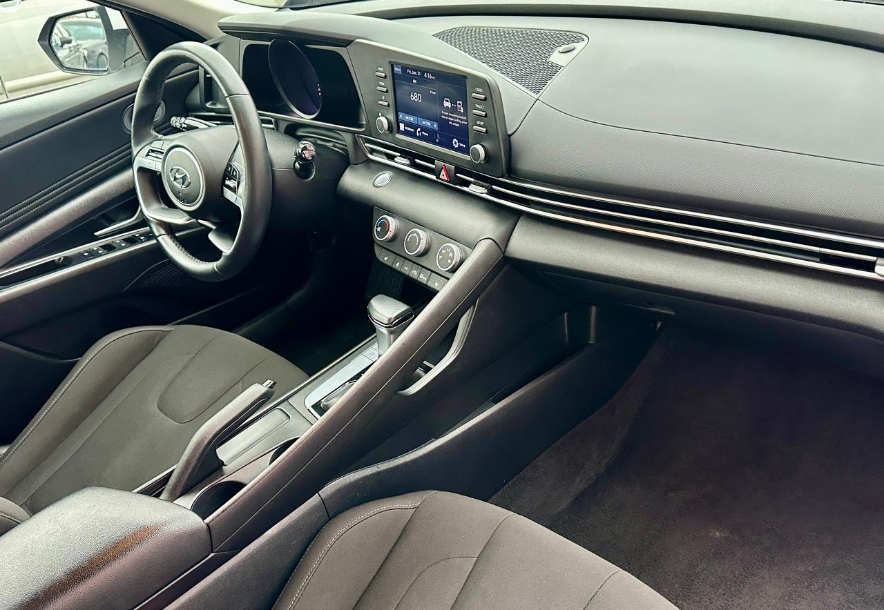 2022 Hyundai Elantra Preferred Photo