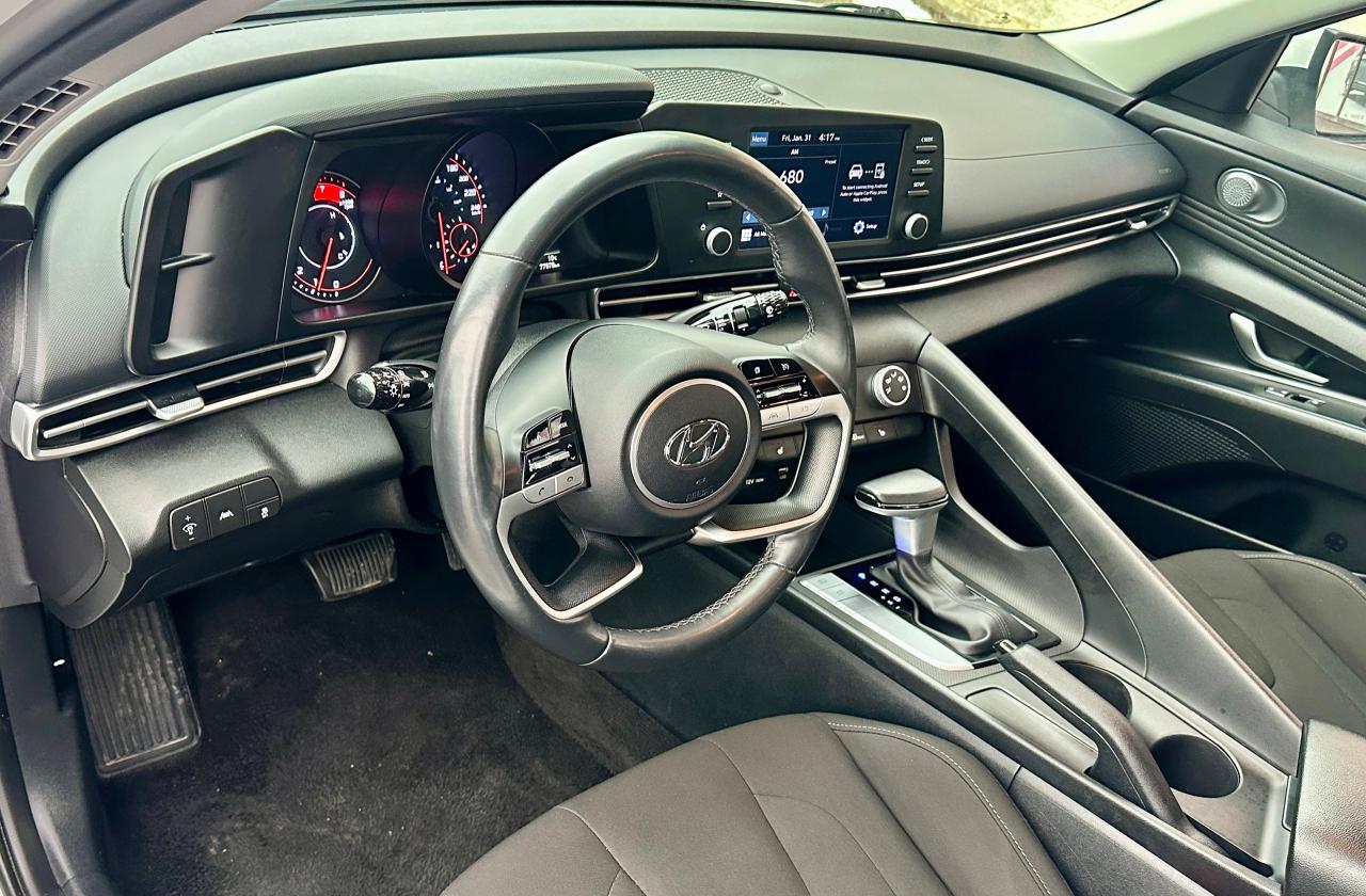 2022 Hyundai Elantra Preferred Photo