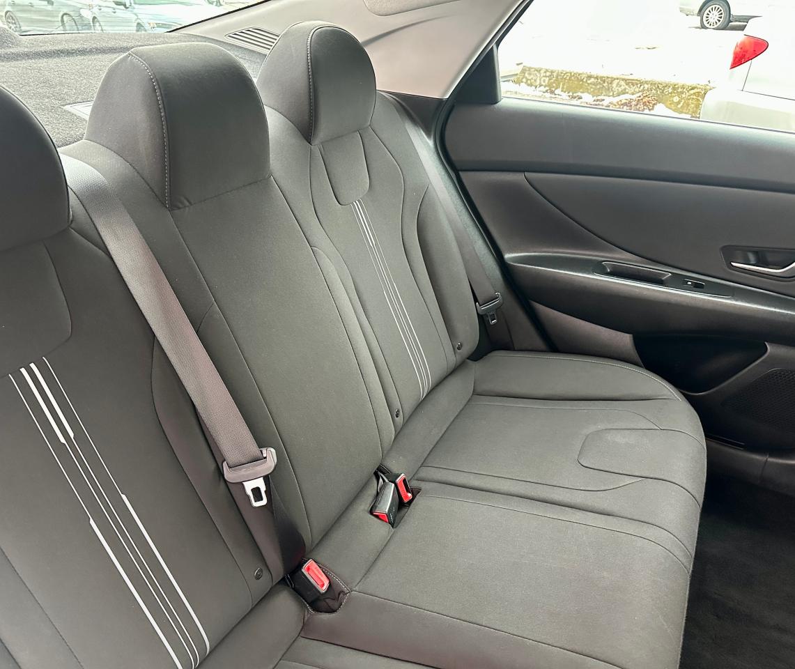 2022 Hyundai Elantra Preferred Photo