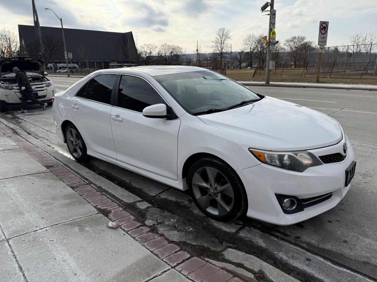 2014 Toyota Camry 4DR SDN I4 AUTO SE - Photo #6