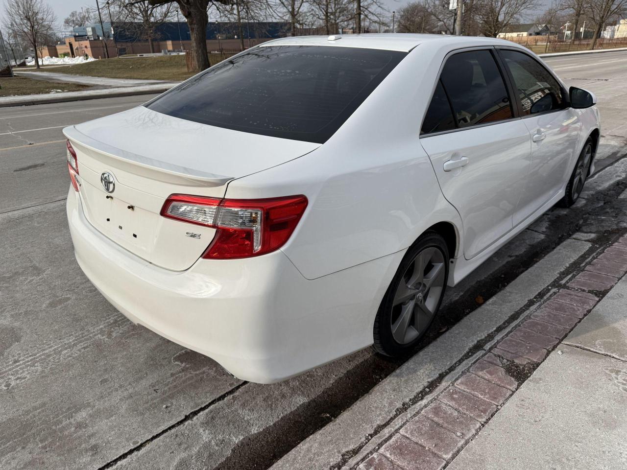 2014 Toyota Camry 4DR SDN I4 AUTO SE - Photo #8