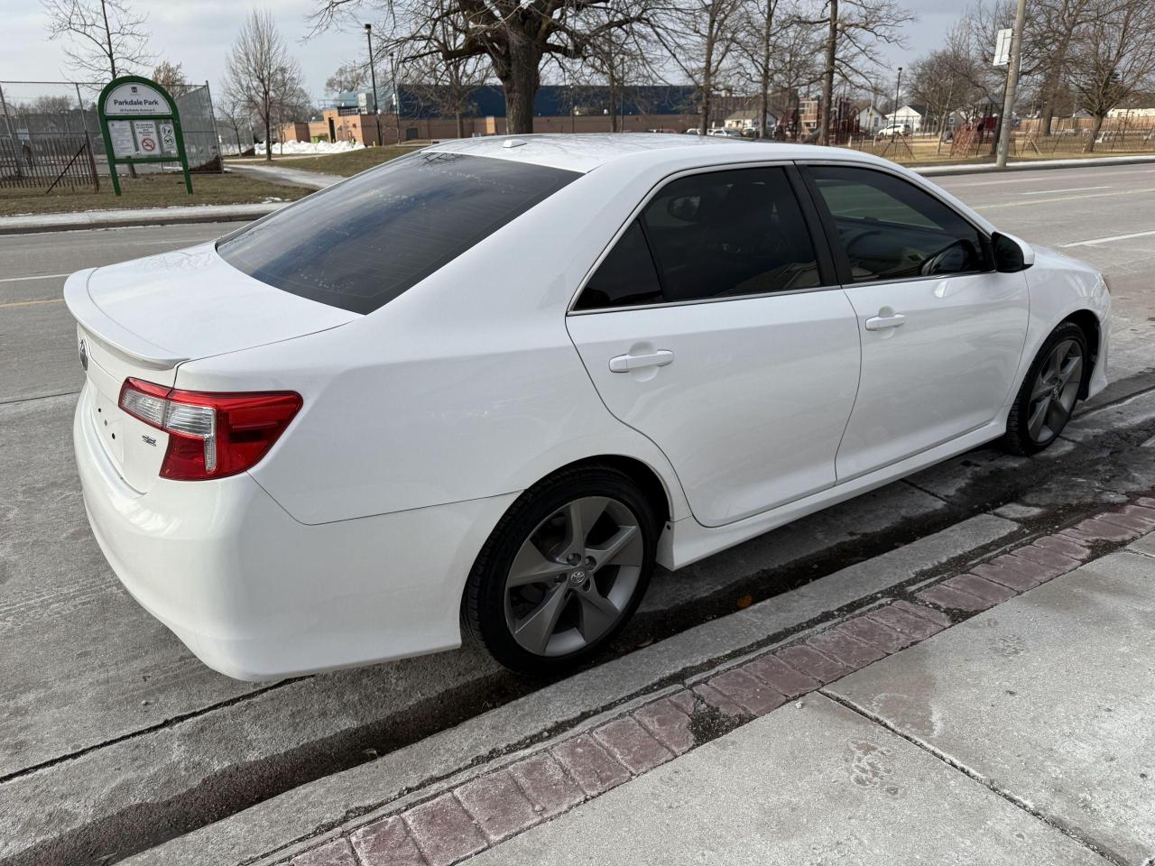 2014 Toyota Camry 4DR SDN I4 AUTO SE - Photo #10