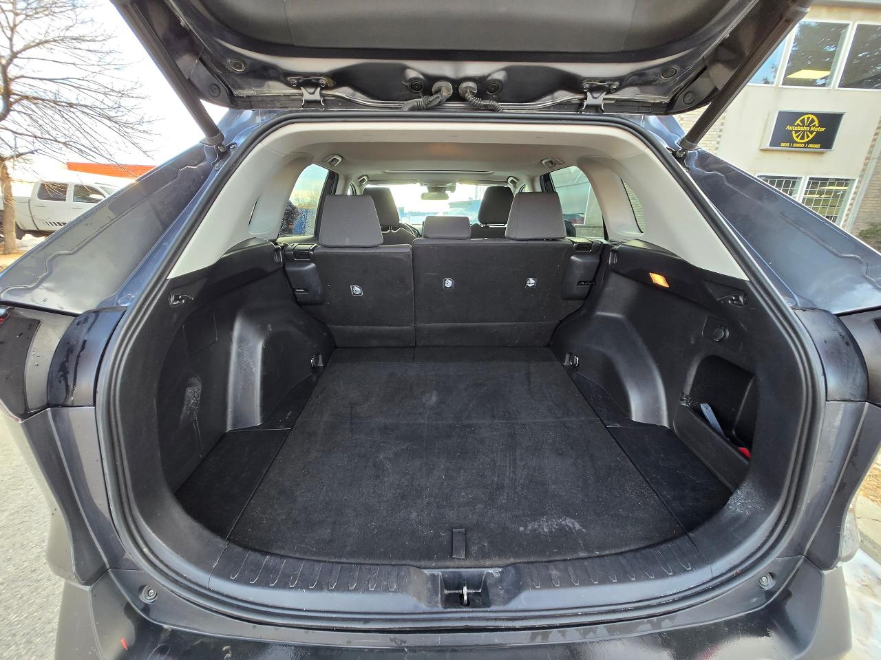 2021 Toyota RAV4 XLE AWD | ALL CREDIT ACCEPTED!! - Photo #18
