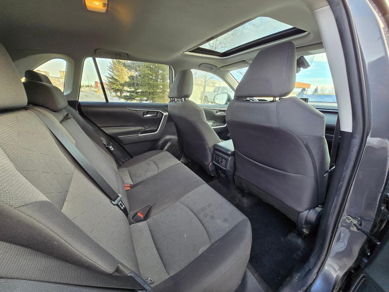 2021 Toyota RAV4 XLE AWD | ALL CREDIT ACCEPTED!! - Photo #15