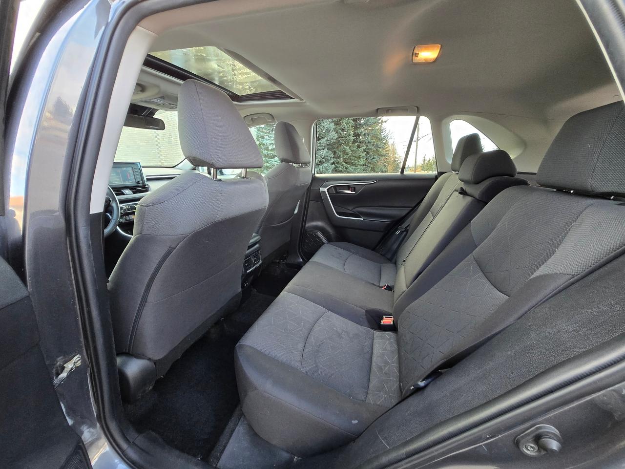 2021 Toyota RAV4 XLE AWD | ALL CREDIT ACCEPTED!! - Photo #17