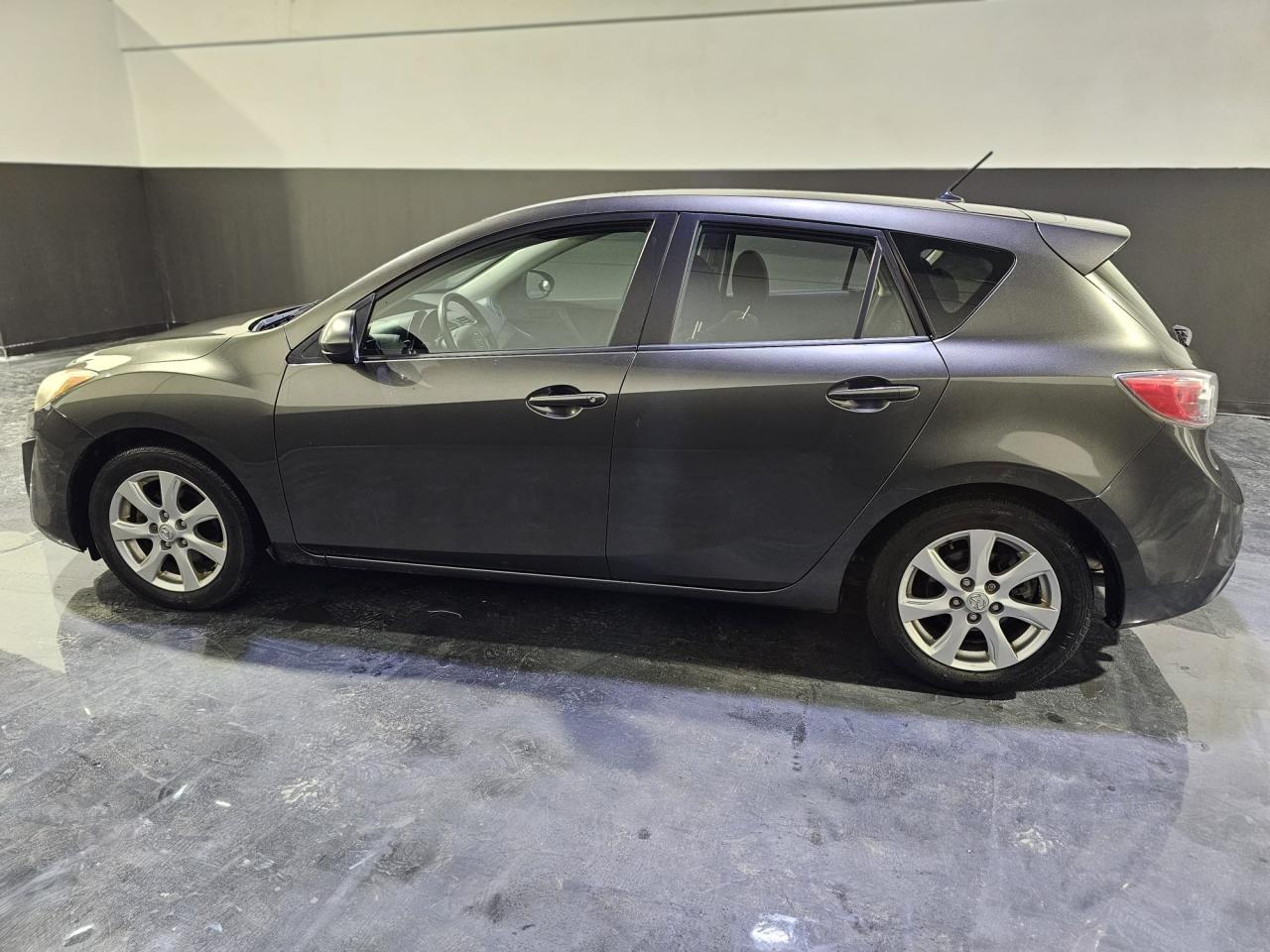 2011 Mazda MAZDA3 4dr HB Sport Auto GX - Photo #2