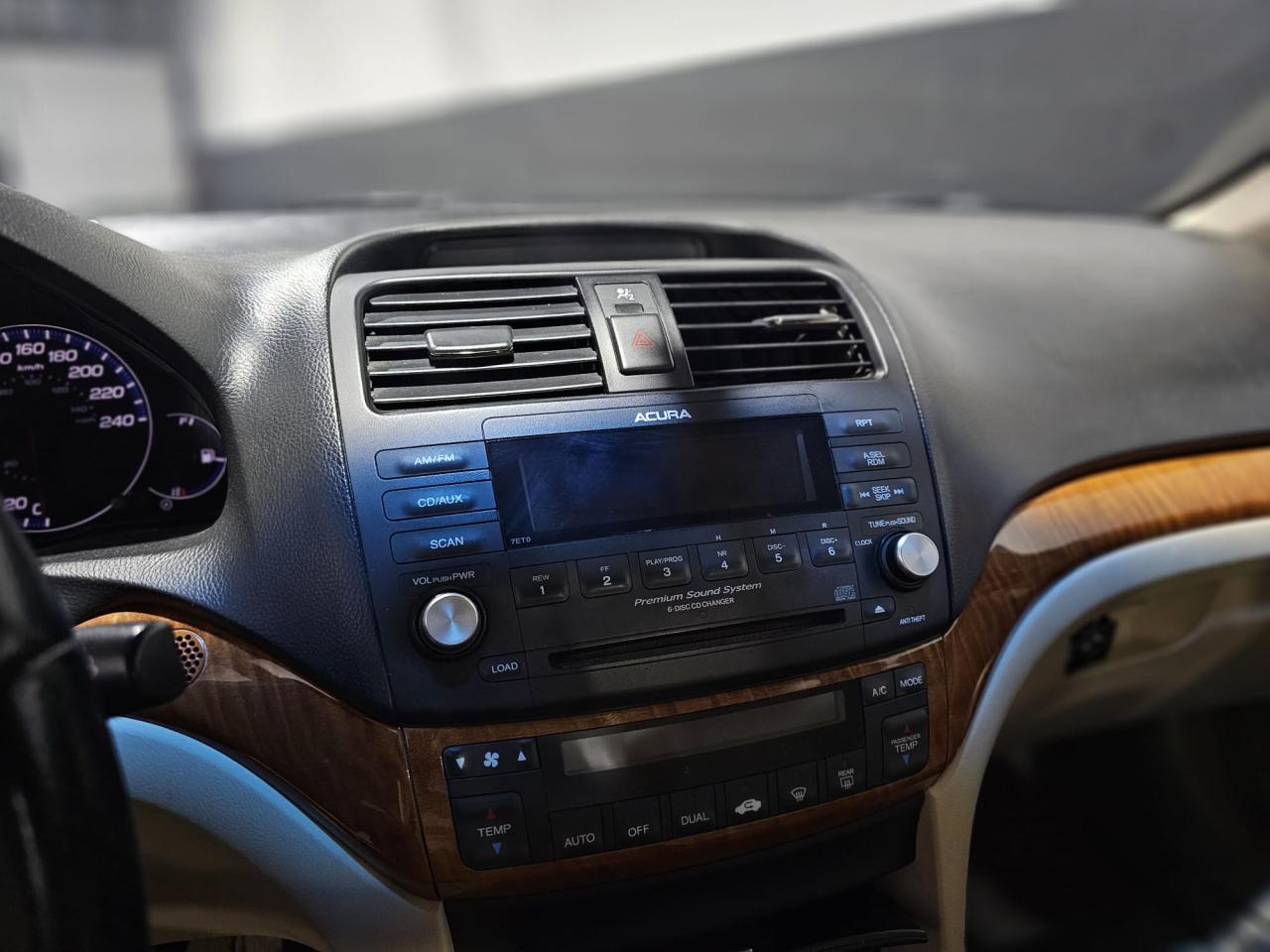 2006 Acura TSX 4dr Sdn Auto - Photo #11