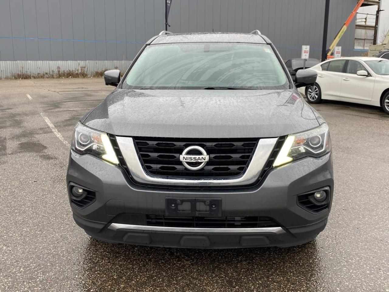 2017 Nissan Pathfinder SV