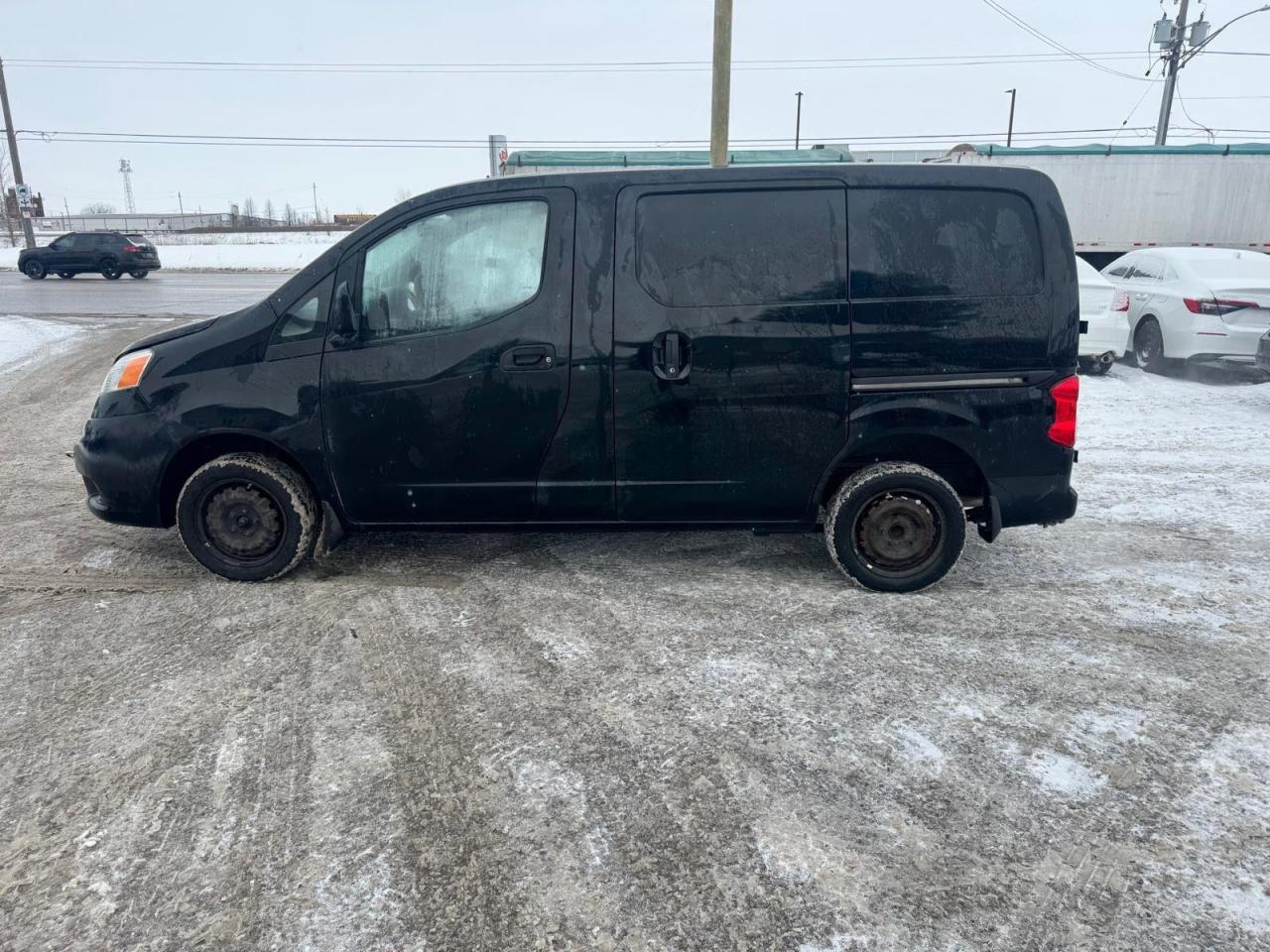 2015 Nissan NV200 SV, AUTO, MINI CARGO, 4 CYL, ONLY 107KMS, CERT - Photo #2