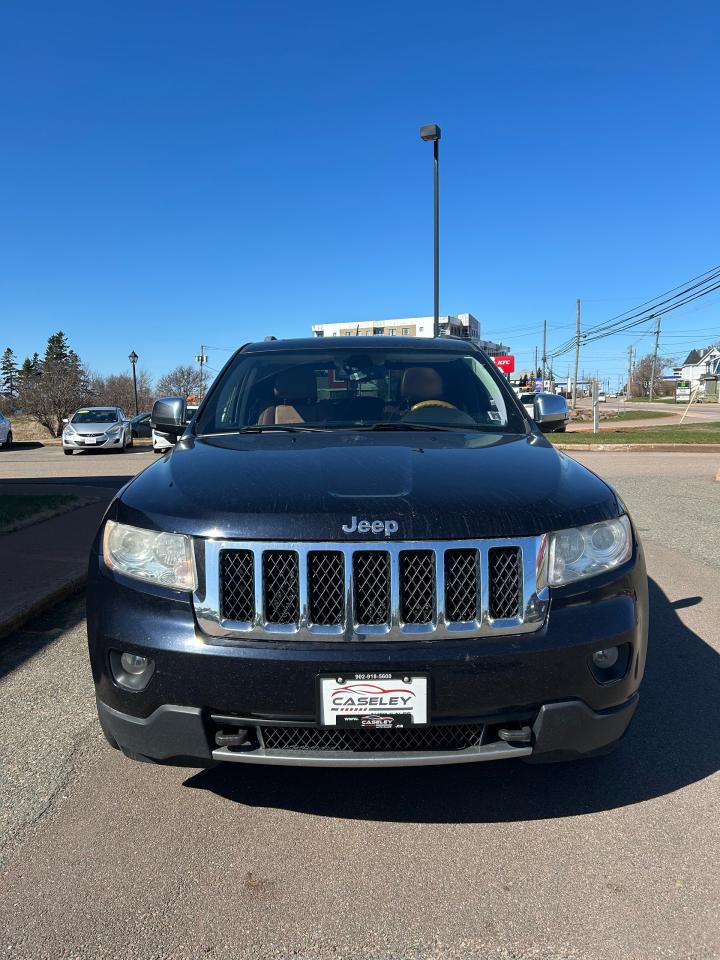 2011 Jeep Grand Cherokee Overland - Photo #2