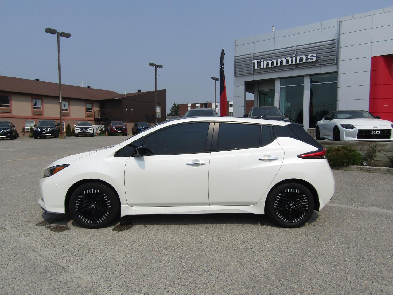 2023 Nissan Leaf SV PLUS Photo2