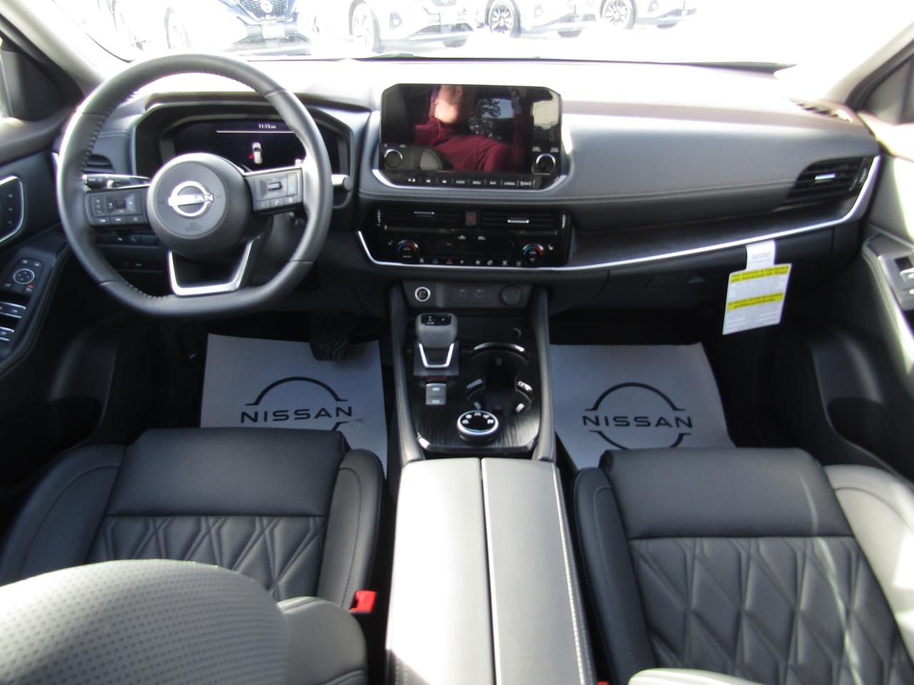 2023 Nissan Rogue Platinum Photo