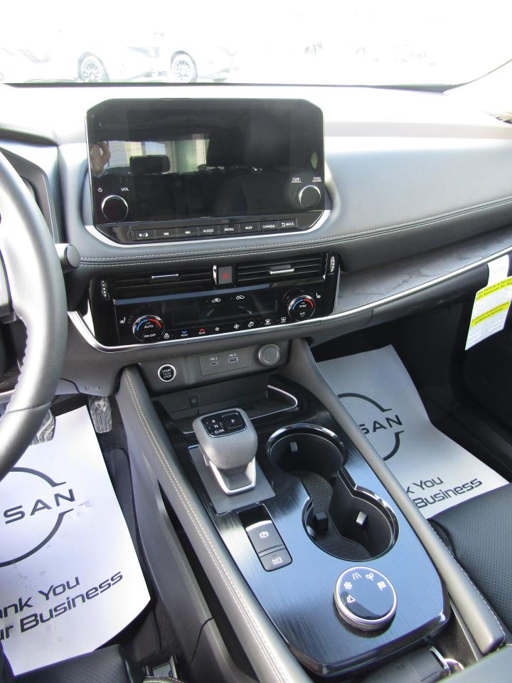 2023 Nissan Rogue Platinum Photo