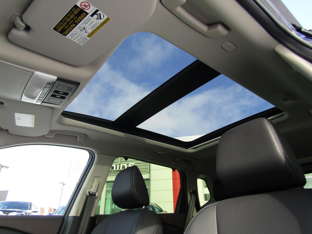 2023 Nissan Rogue Platinum Photo