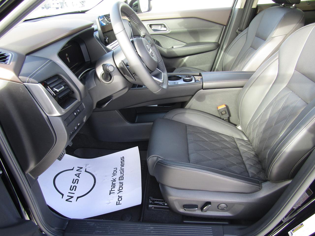 2023 Nissan Rogue Platinum Photo