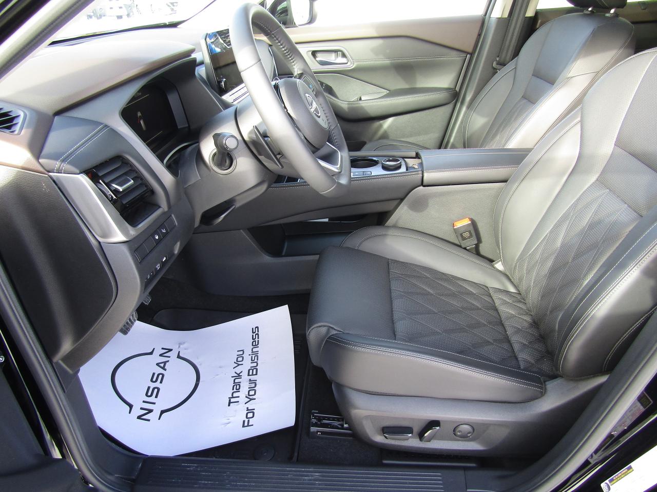 2023 Nissan Rogue Platinum Photo