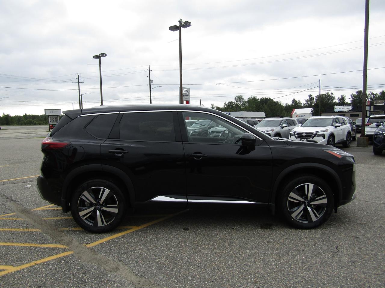 2023 Nissan Rogue Platinum Photo