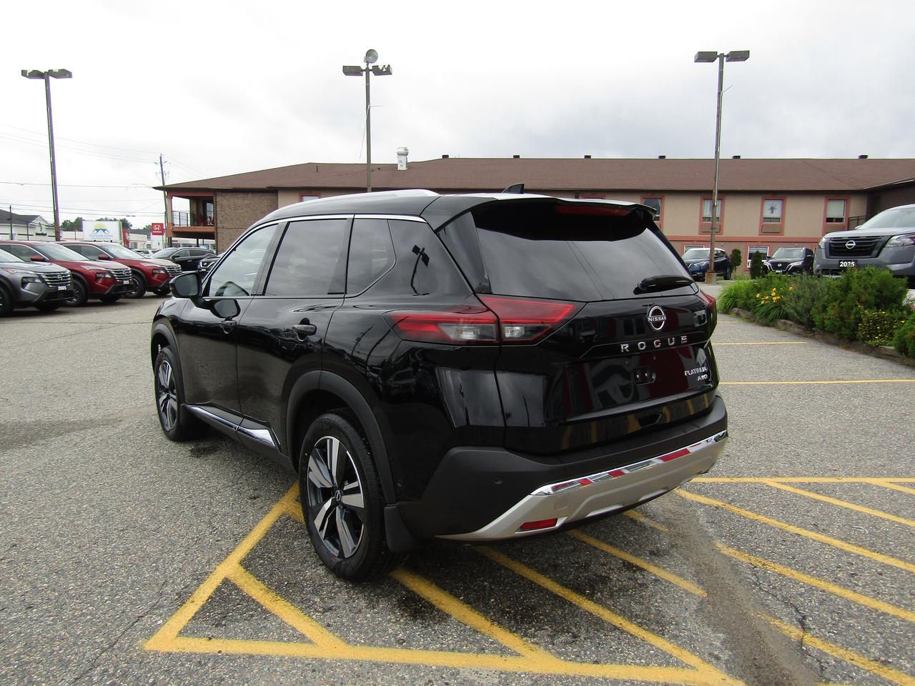 2023 Nissan Rogue Platinum Photo