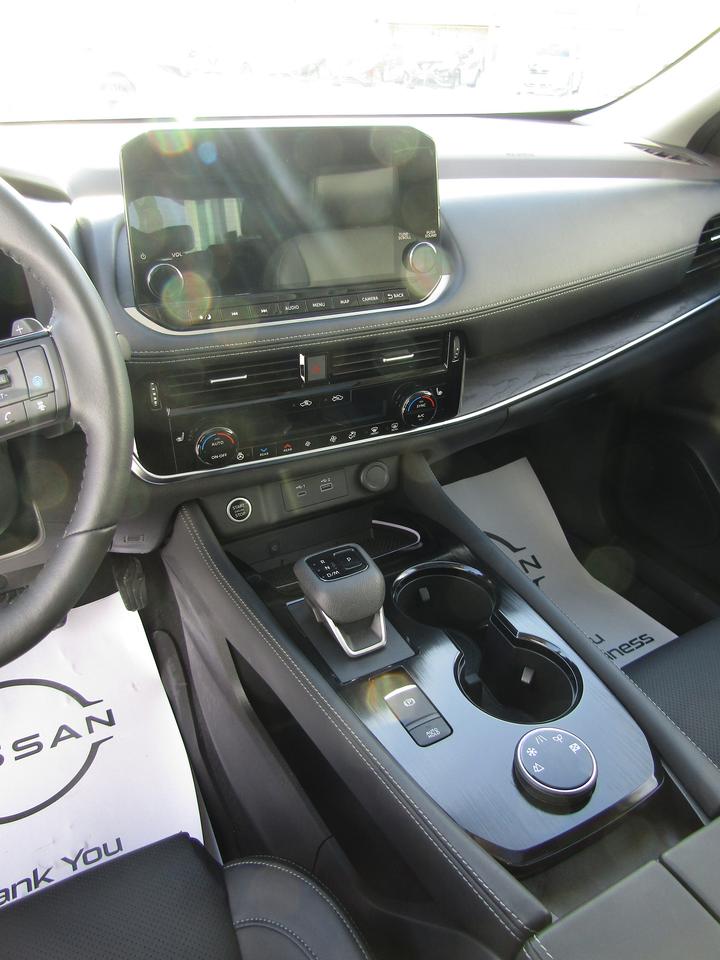 2023 Nissan Rogue Platinum Photo
