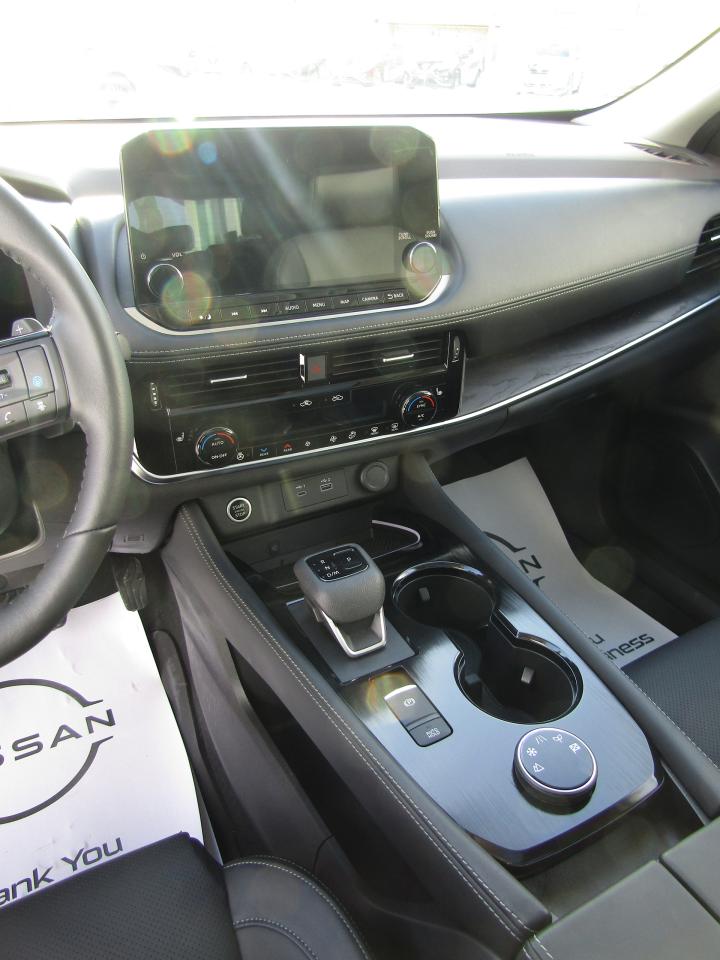 2023 Nissan Rogue Platinum Photo