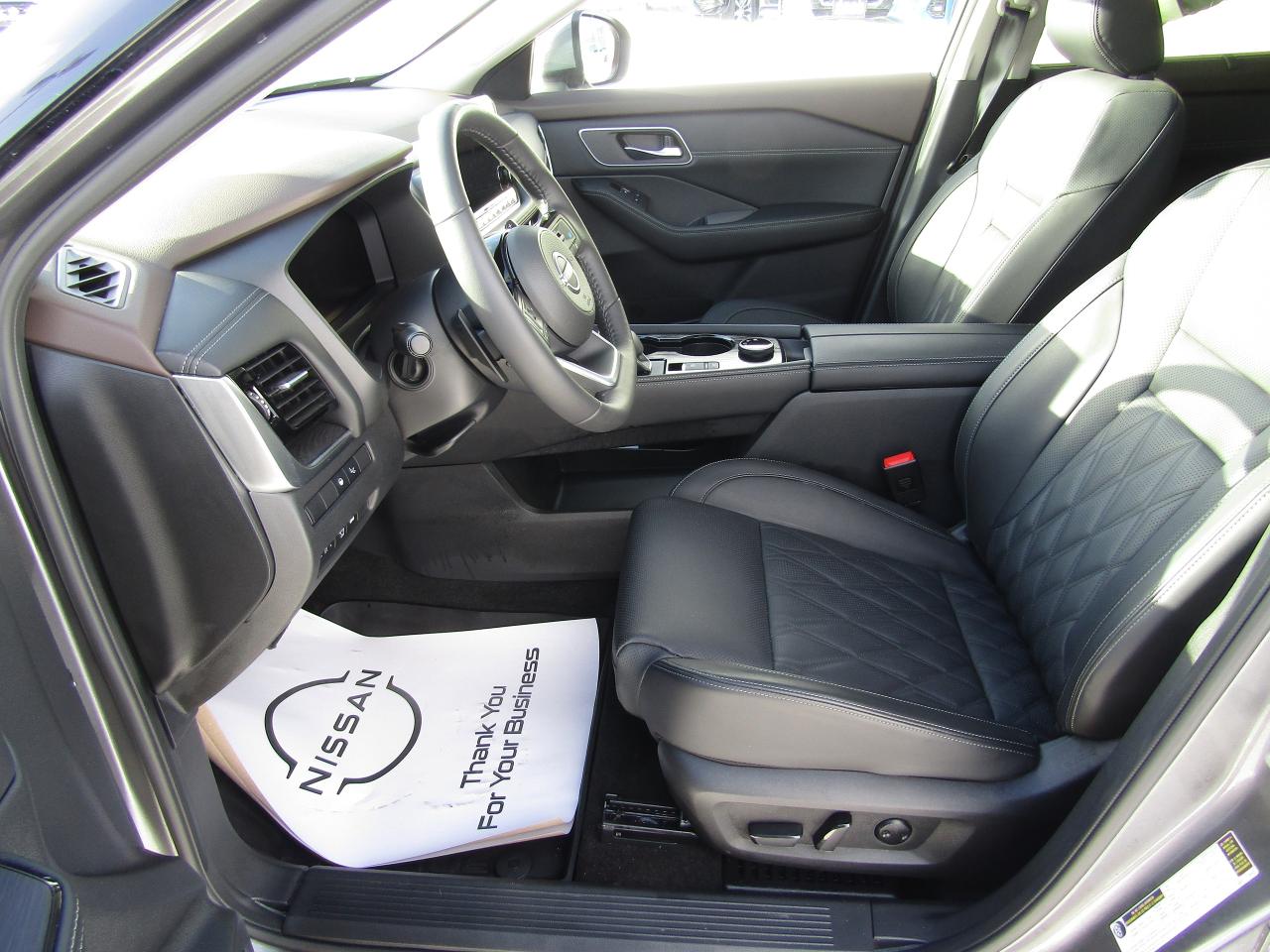 2023 Nissan Rogue Platinum Photo