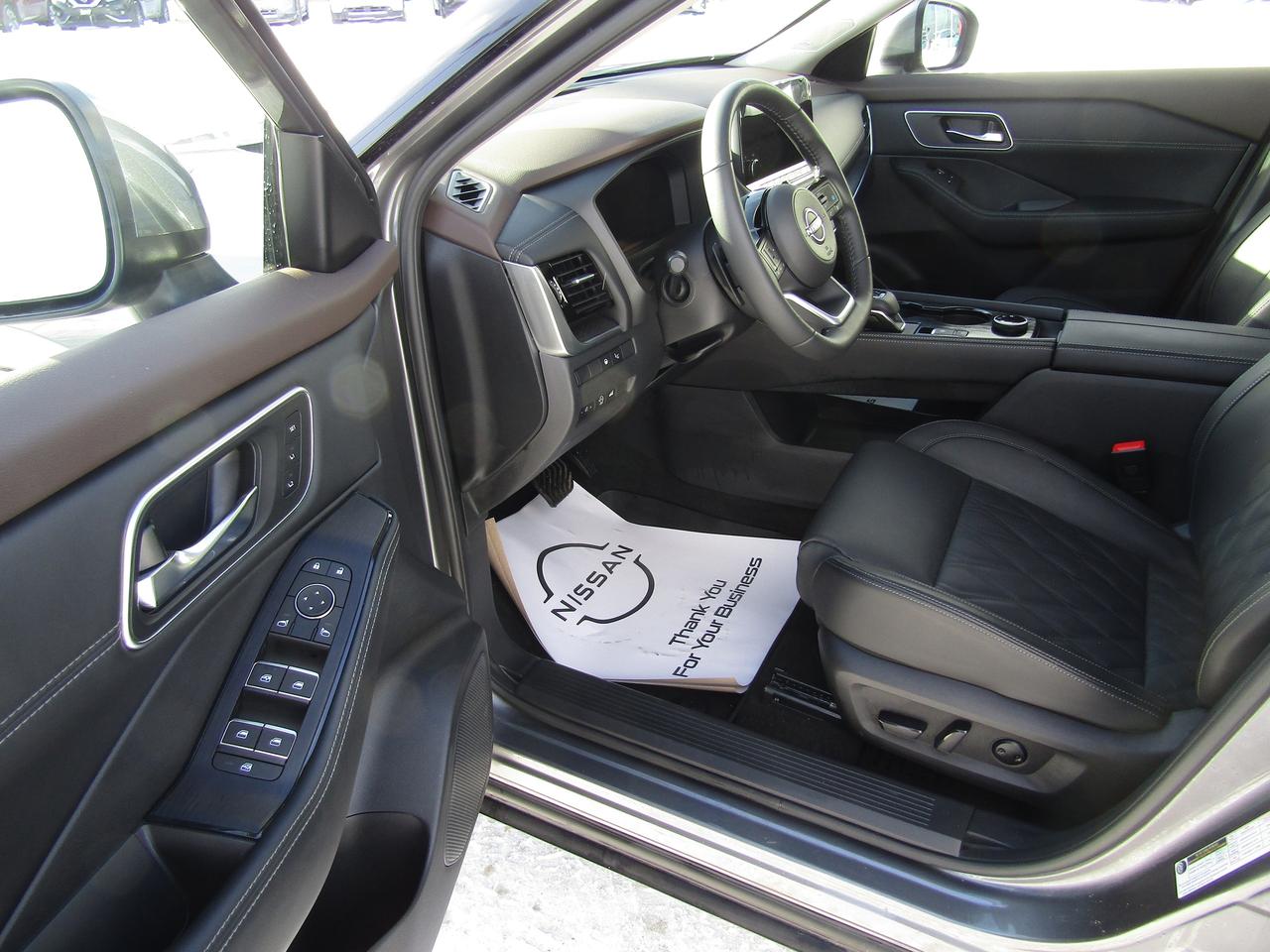 2023 Nissan Rogue Platinum Photo