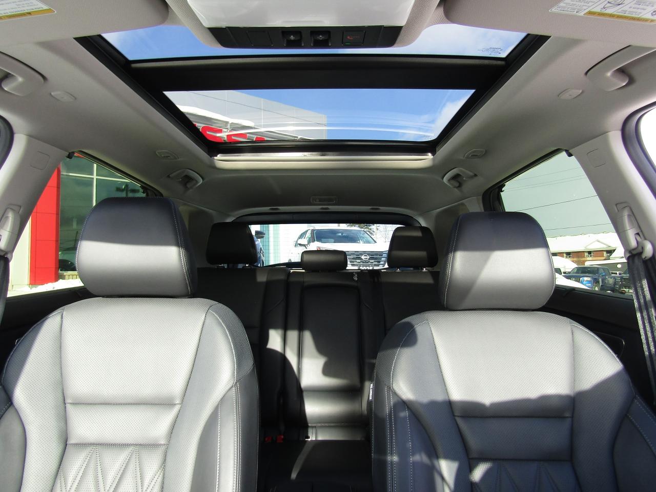 2023 Nissan Rogue Platinum Photo