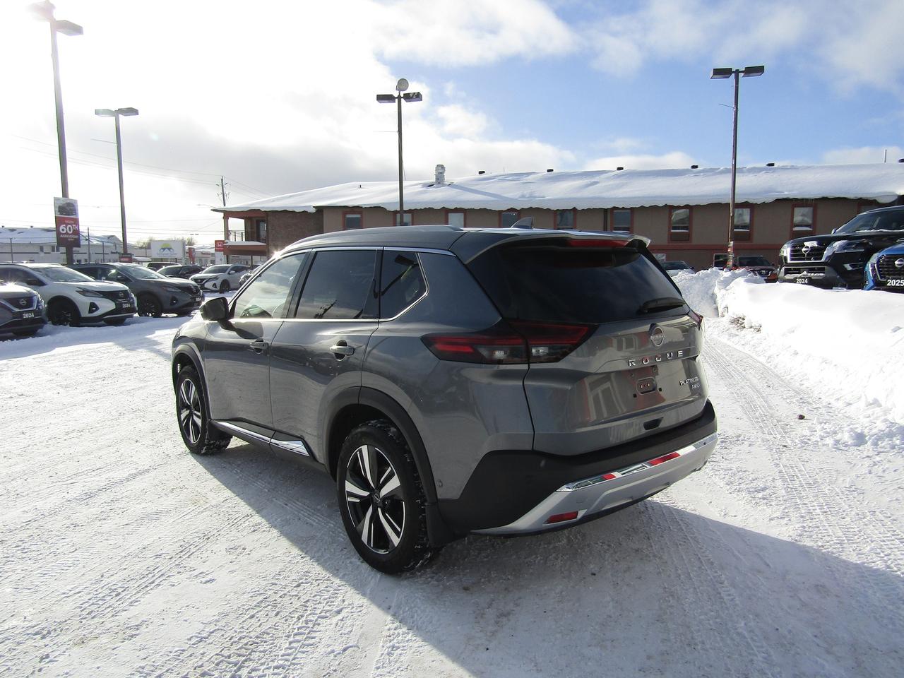 2023 Nissan Rogue Platinum Photo