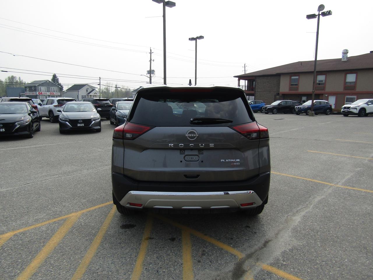 2023 Nissan Rogue Platinum Photo