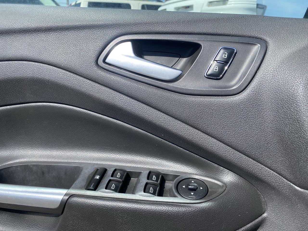 2014 Ford Escape SE Photo