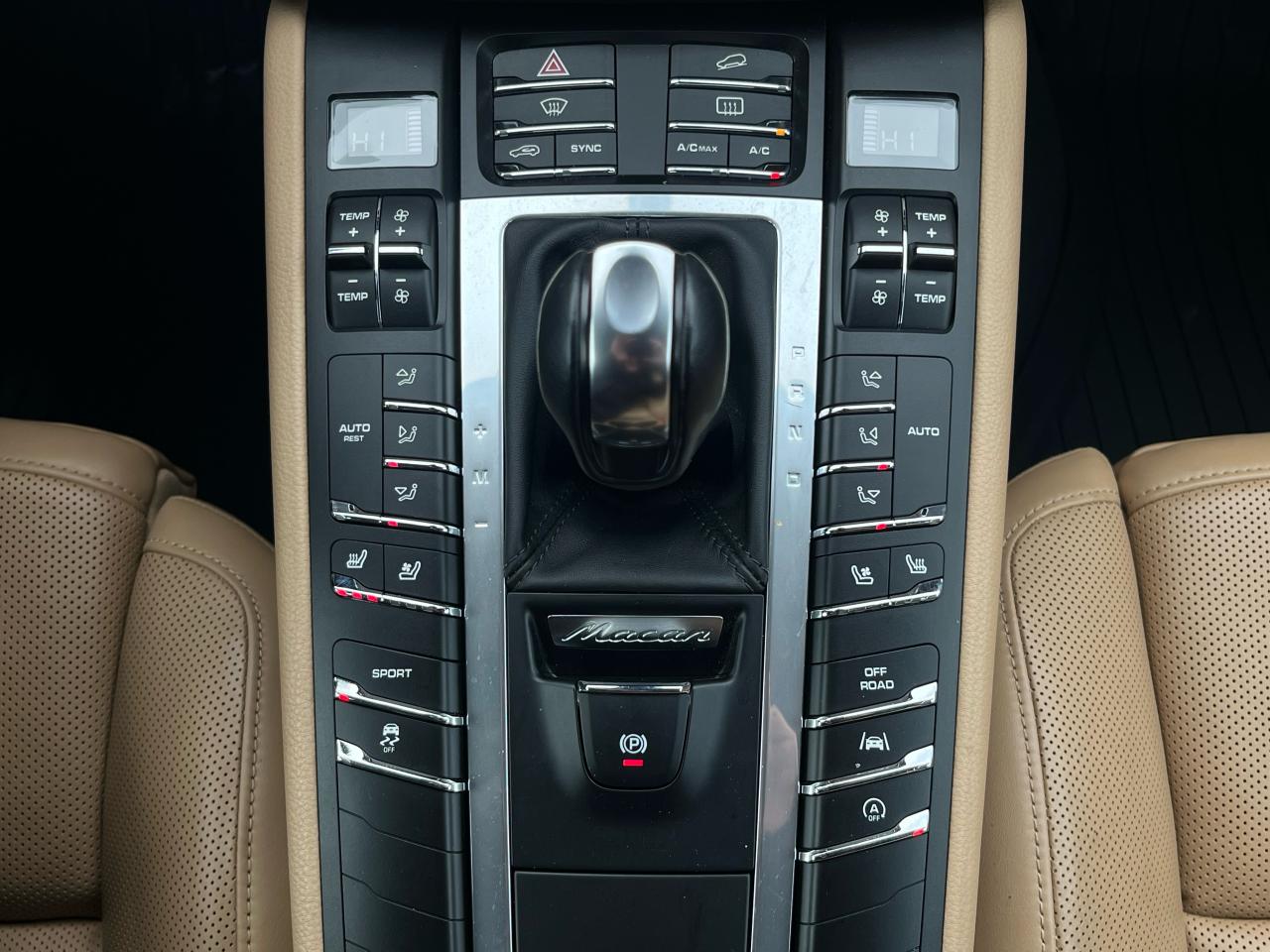 2018 Porsche Macan Navigation | Backup Camera | Sunroof - Photo #16