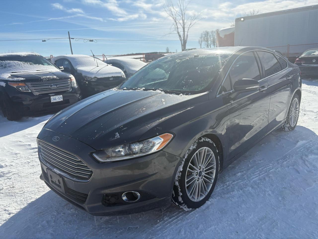 2016 Ford Fusion SE Photo2