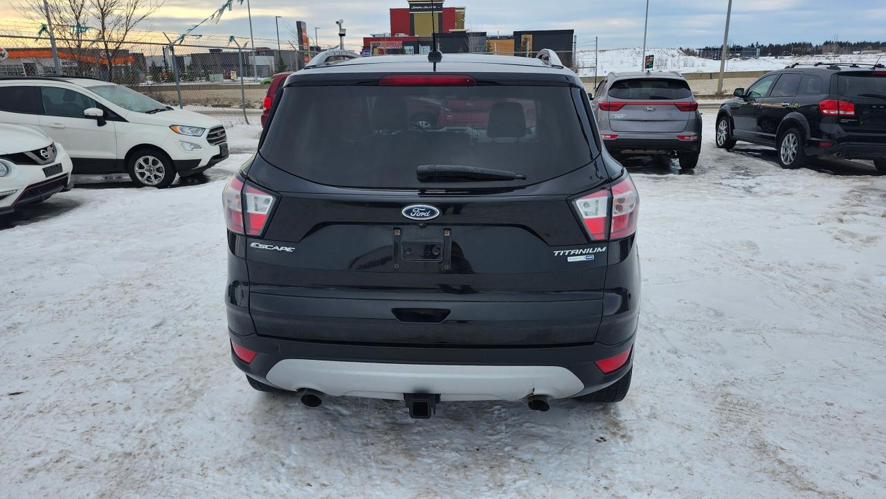 2017 Ford Escape 4WD Titanium, Nav, Htd seats & Ster, Panoroof - Photo #3