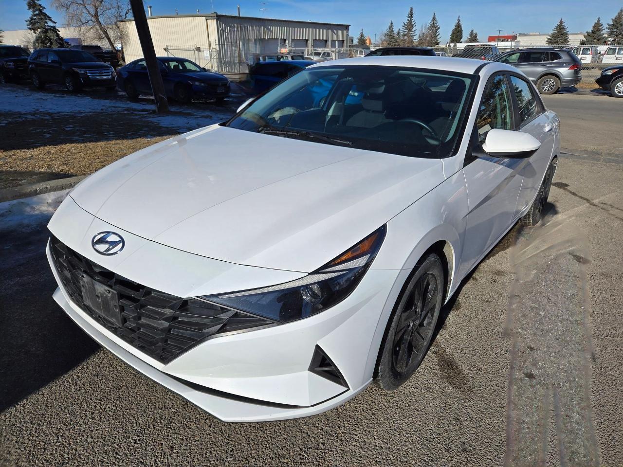 2023 Hyundai Elantra Preferred IVT | ALL CREDIT ACCEPTED!! - Photo #3