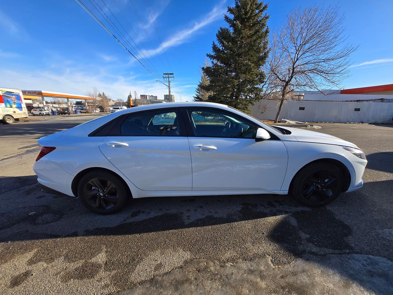 2023 Hyundai Elantra Preferred IVT | ALL CREDIT ACCEPTED!! - Photo #8
