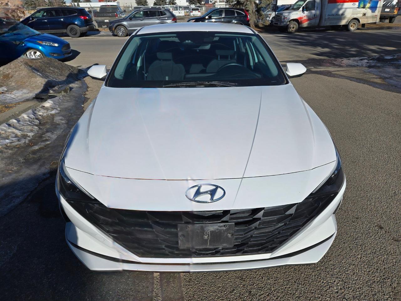2023 Hyundai Elantra Preferred IVT | ALL CREDIT ACCEPTED!! - Photo #2