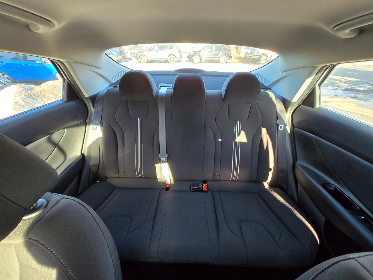 2023 Hyundai Elantra Preferred IVT | ALL CREDIT ACCEPTED!! - Photo #16