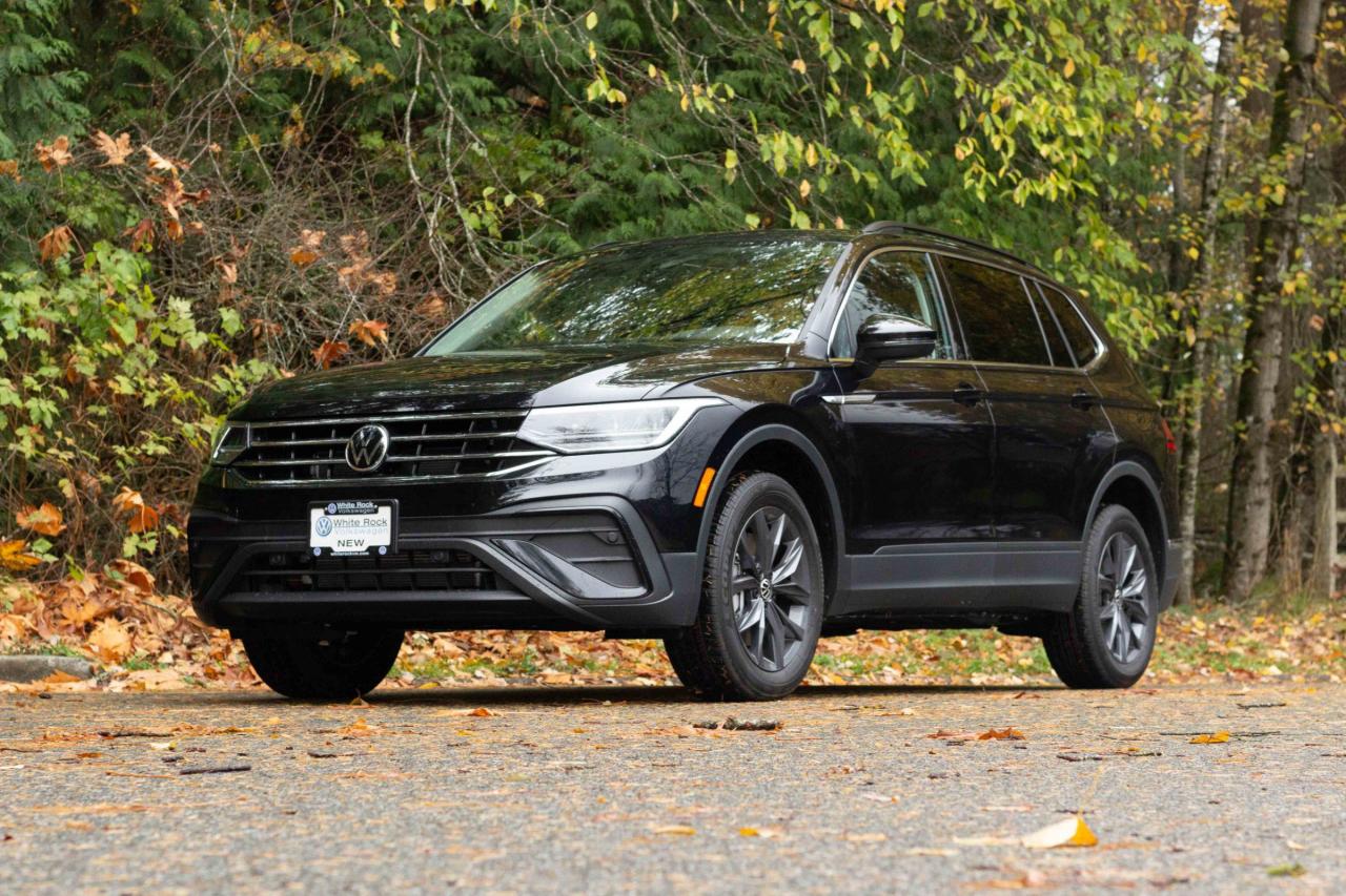 Used 2022 Volkswagen Tiguan Comfortline *LOCAL*DEALER SERVICED*PANORAMIC SUNROOF*APPLE CARPLAY* for sale in Surrey, BC