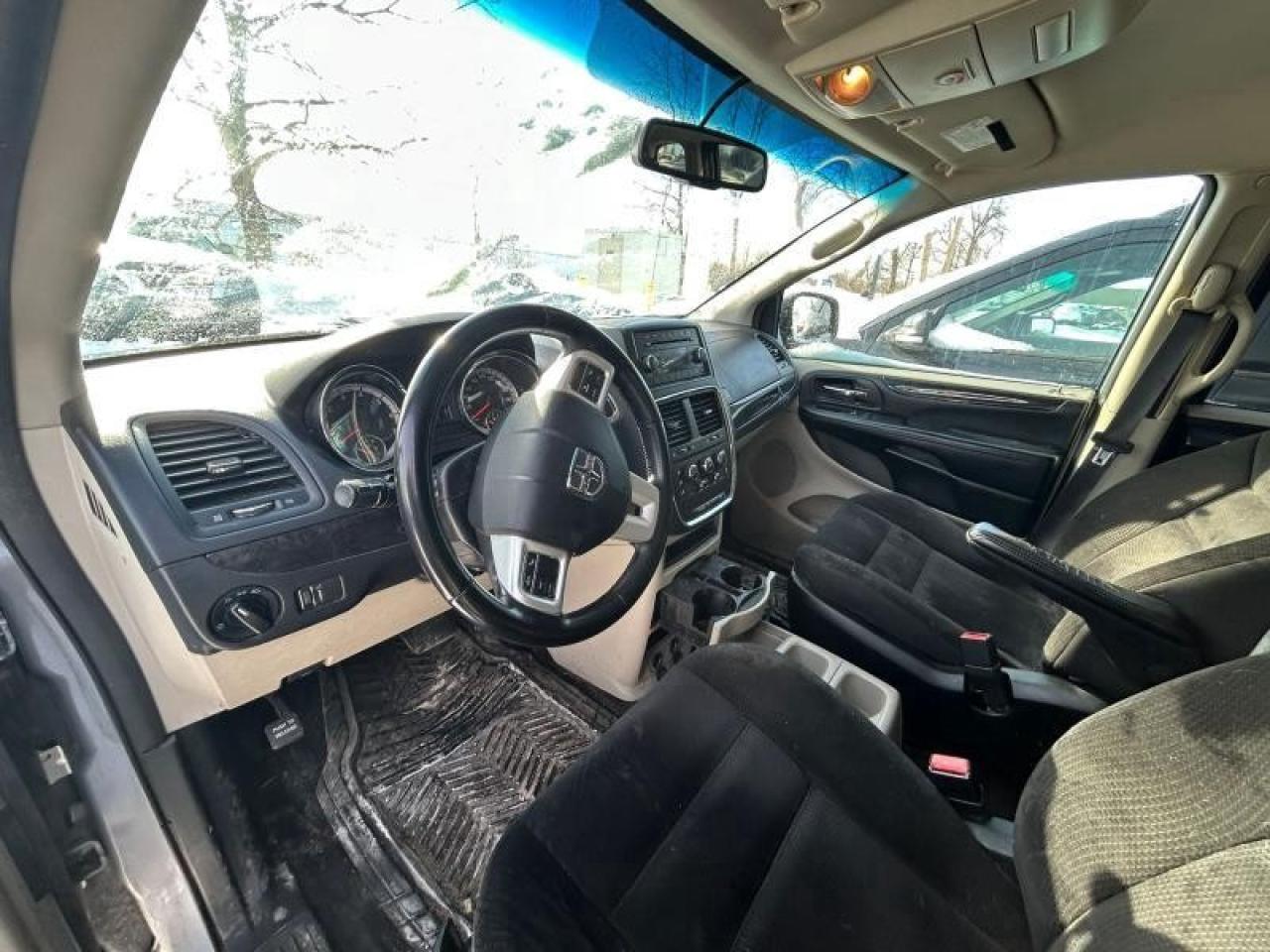 2017 Dodge Grand Caravan SE, FWD, Photo